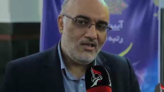 تقدير تكريم حافظي القران الكريم المشاركين في الدورات الصيفية في حرم السيد عبد العظیم الحسني ع في طهران
